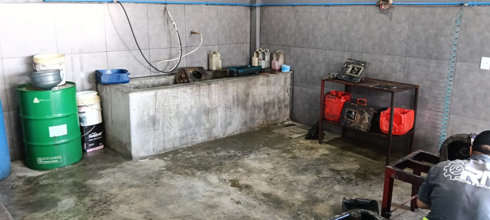 Lavagem de peças Área de lavagem de peças da RN Peças e Serviços