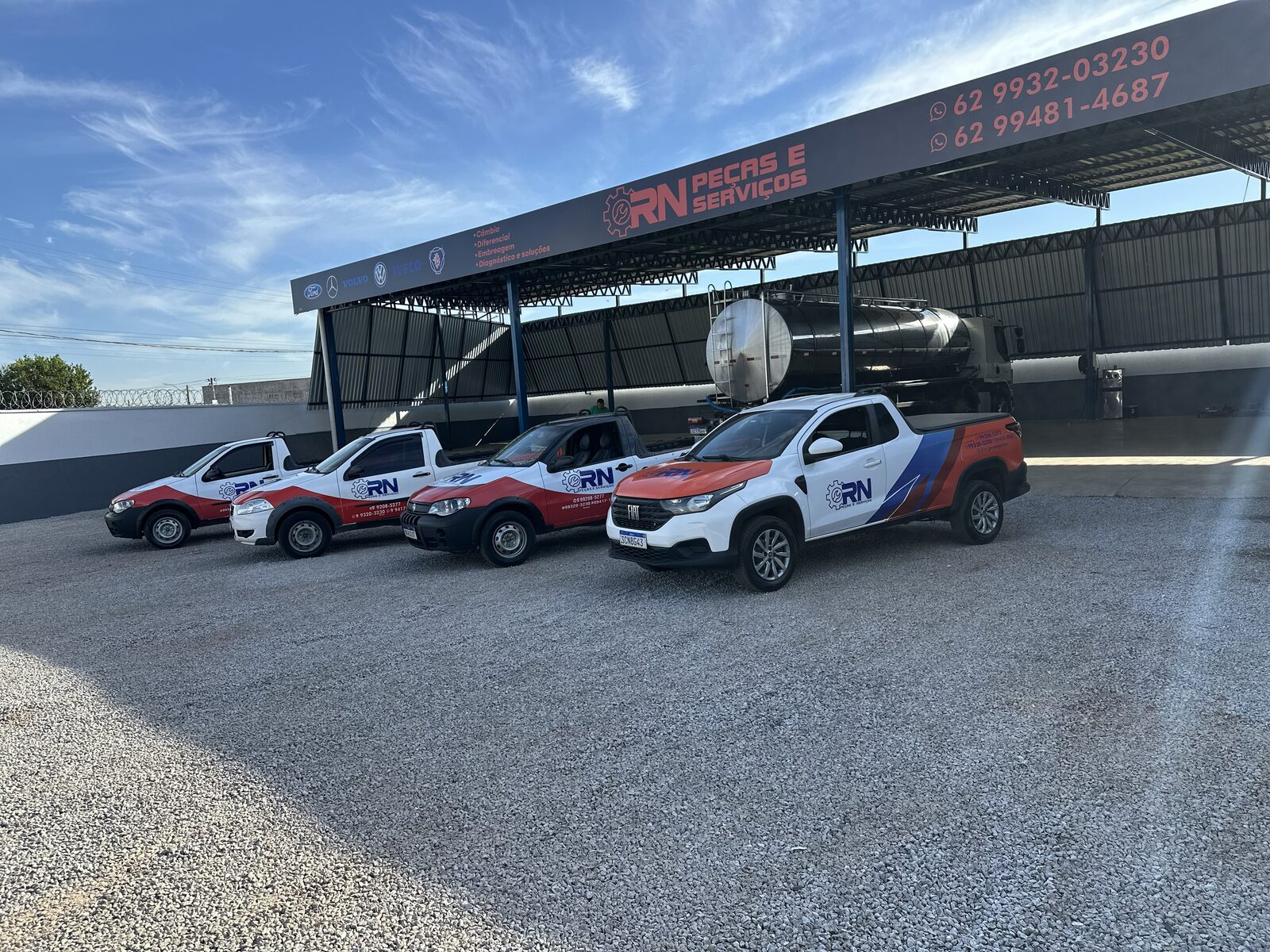 Carros de apoio ao socorro Frota de apoio para socorro na estrada da RN Peças e Serviços